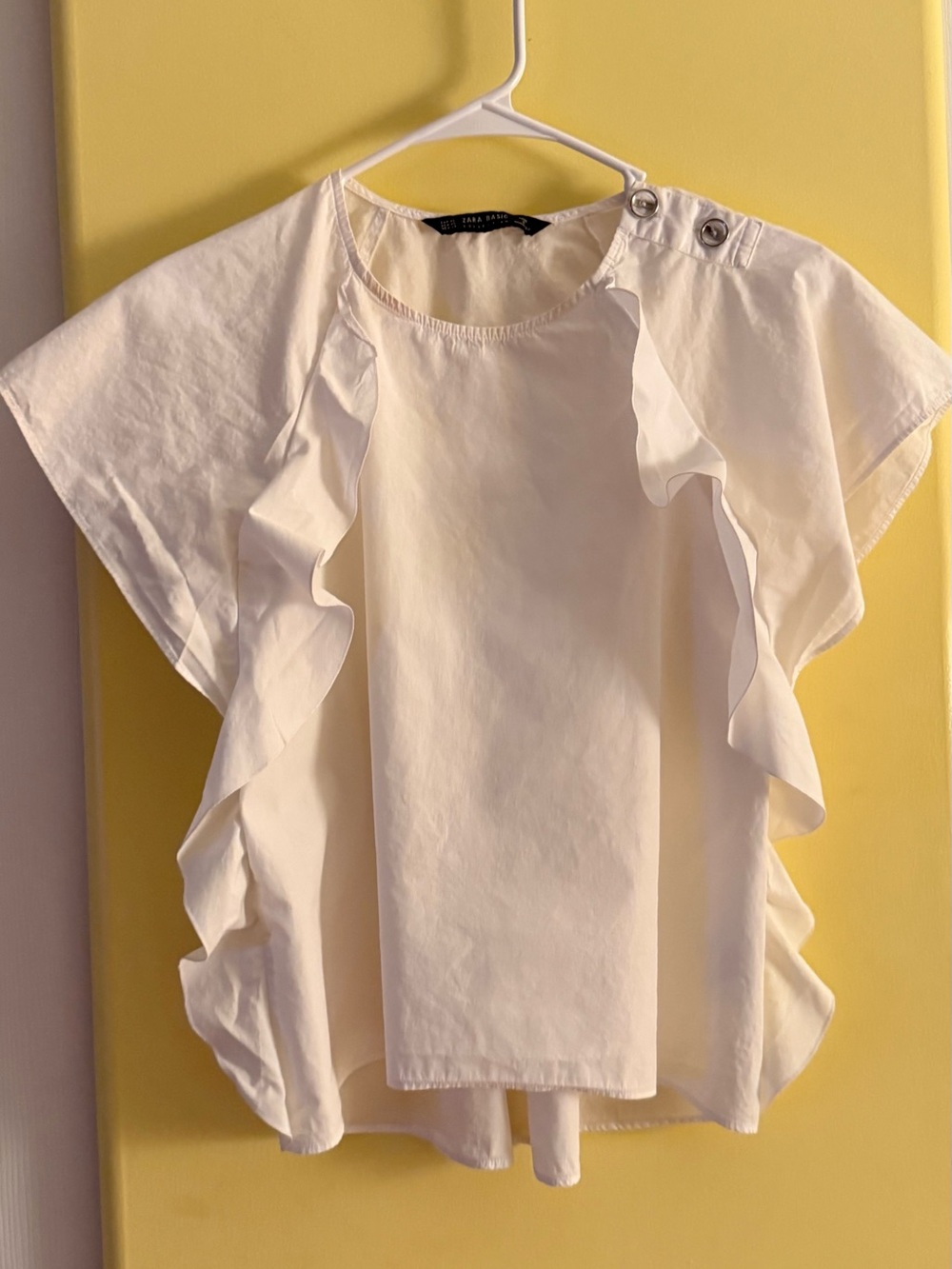 Zara white Ruffle Sleeve Blouse with Shoulder Buttons, size XS